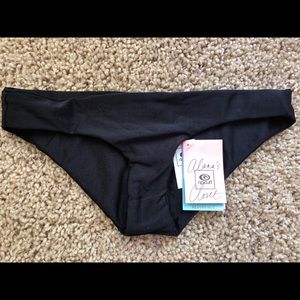 (2) NWT RIPCURL moderate Cheeky bottoms